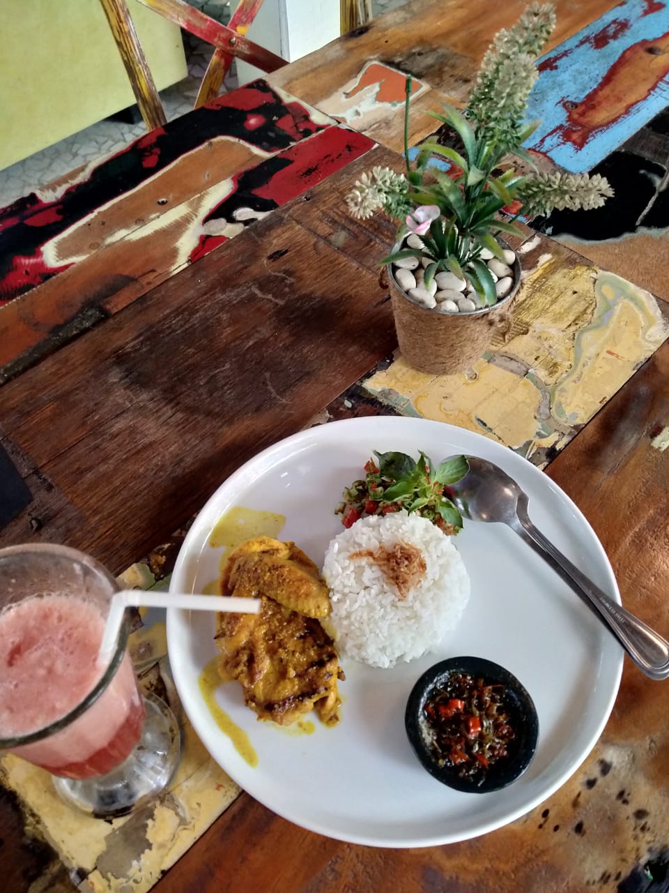 [Review] Laluna Resort, Penginapan Unik Bergaya Interior Ala Gipsy
